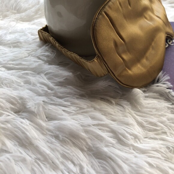 Gold Mulberry Silk Soft Sleep Eye Mask 22 Momme,Luxurious Adult Women and Men - Picture 4 of 7